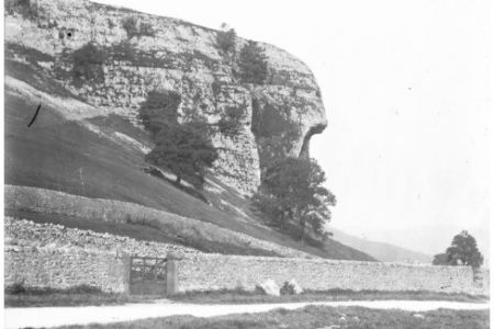 CK-16-00 Kilnsey Crag and beck.jpg