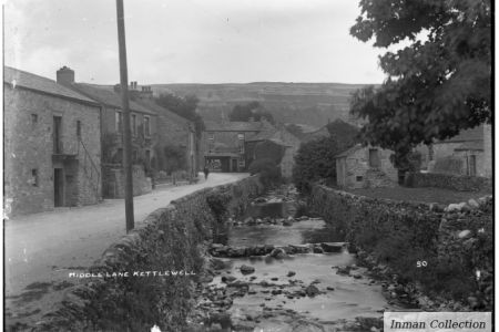 K8-28-50 Middle Lane towards Fern House pre-village hall.jpg