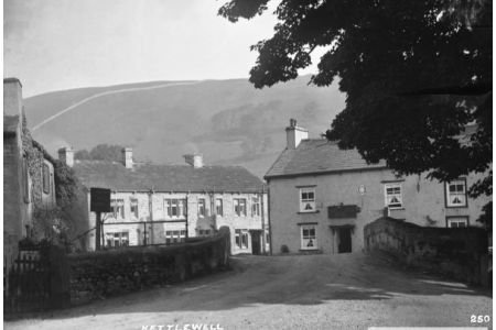 K1-3-250 Kett.Town Foot.jpg