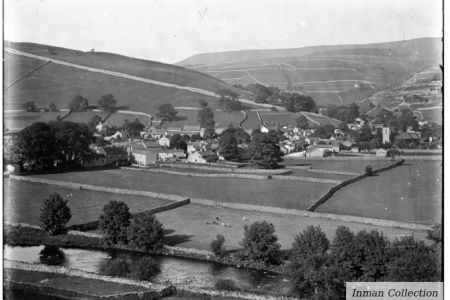 K8-23-00 Kettlewell from main road with Low Hall Farm.jpg