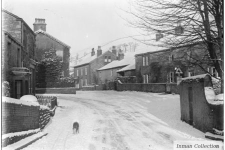 K8-44-00 Towards Westgate from Mill Bridge in snow.jpg