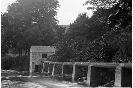 K3-1-00 Turbine house & pipe, Kettlewell.jpg