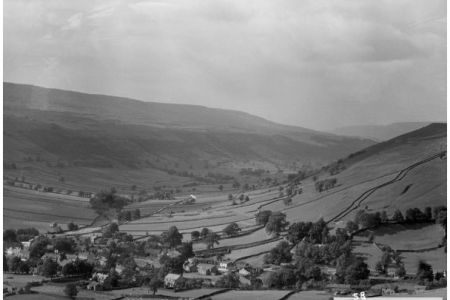 K2-14-58 Kettlewell from Langcliffe.jpg