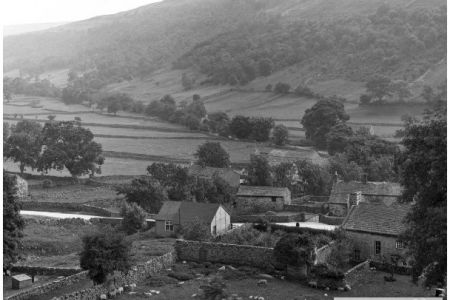 L-13-429 Litton village from hill slope behind.jpg