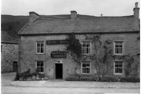 PUBS-7-00 Blue Bell Hotel, Kettlewell.jpg