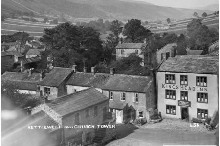 K4-7-456 Kettlewell with Kings Head from church tower.jpg