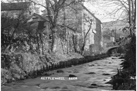 K4-14-349 Kettlewell beck by Racehorses.jpg