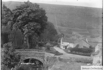 UW-2-387 Starbotton bridge & Bridge House.jpg